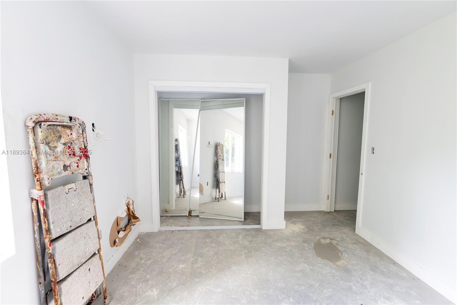   /  39800 sq. ft. $ 2025-10-09 0 foto