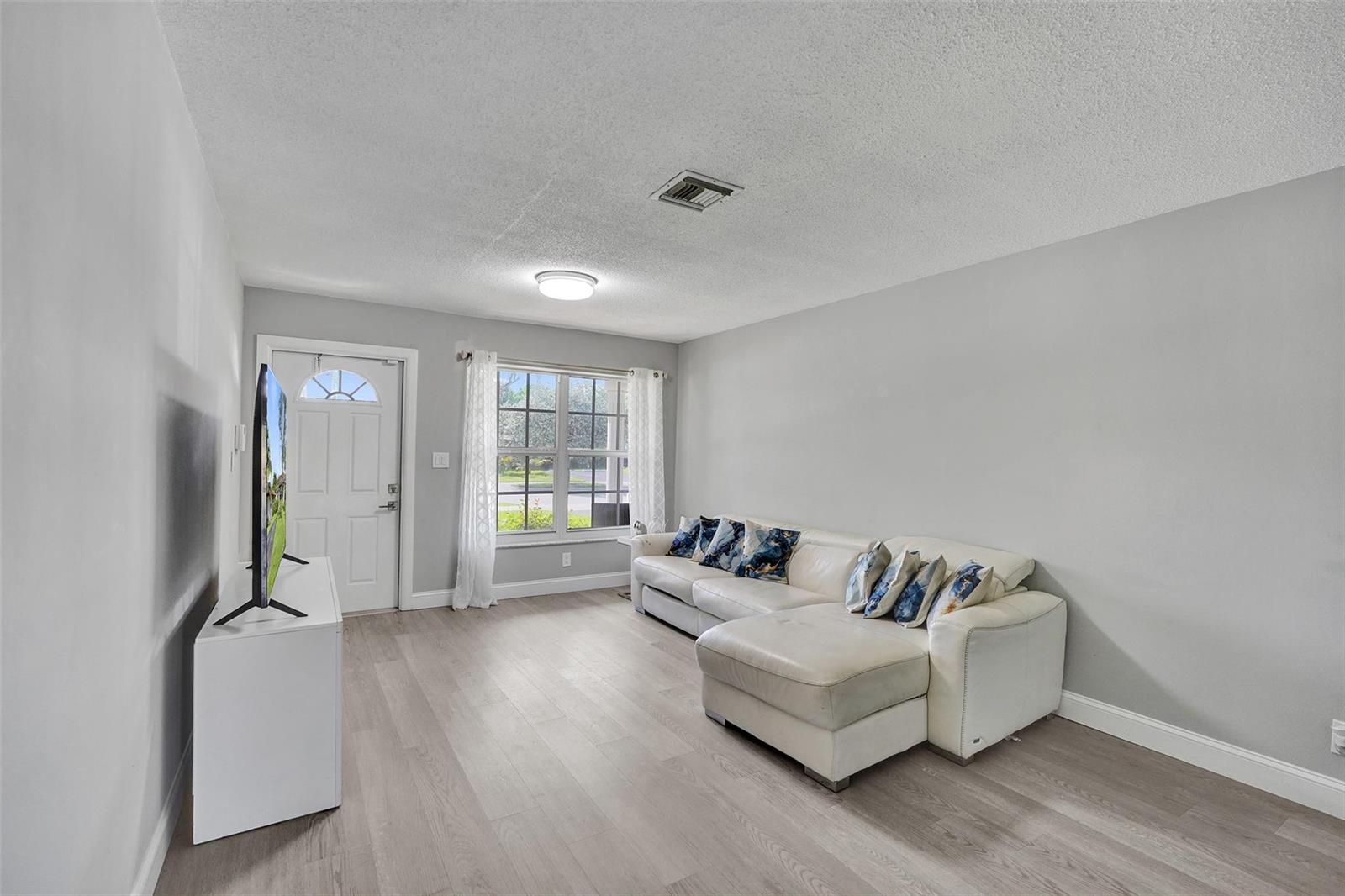   / 0 2059 sq. ft. $ 2026-05-04 0 foto