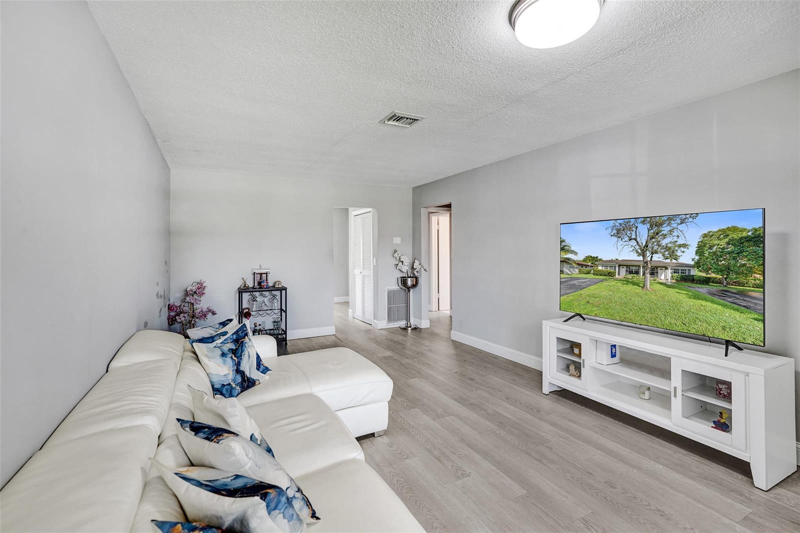   / 0 2059 sq. ft. $ 2026-05-04 0 foto