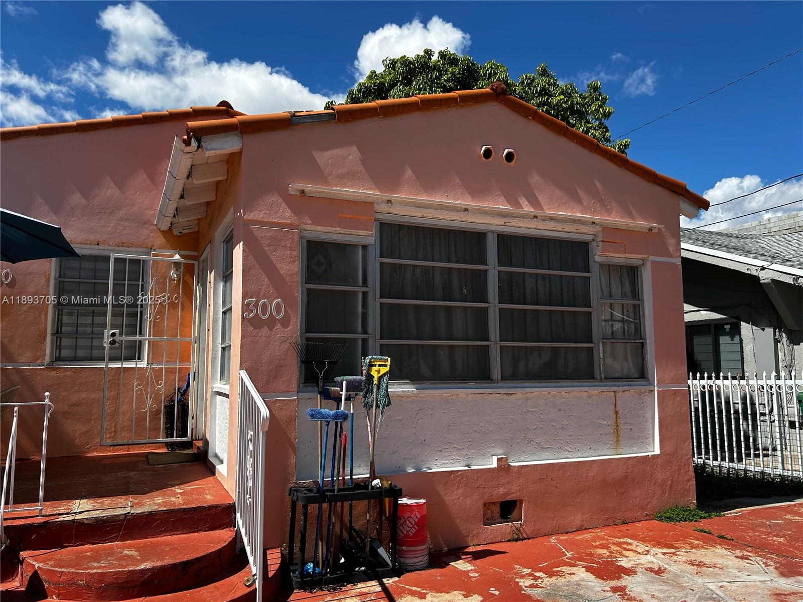   /  1805 sq. ft. $ 2025-10-09 0 Photo