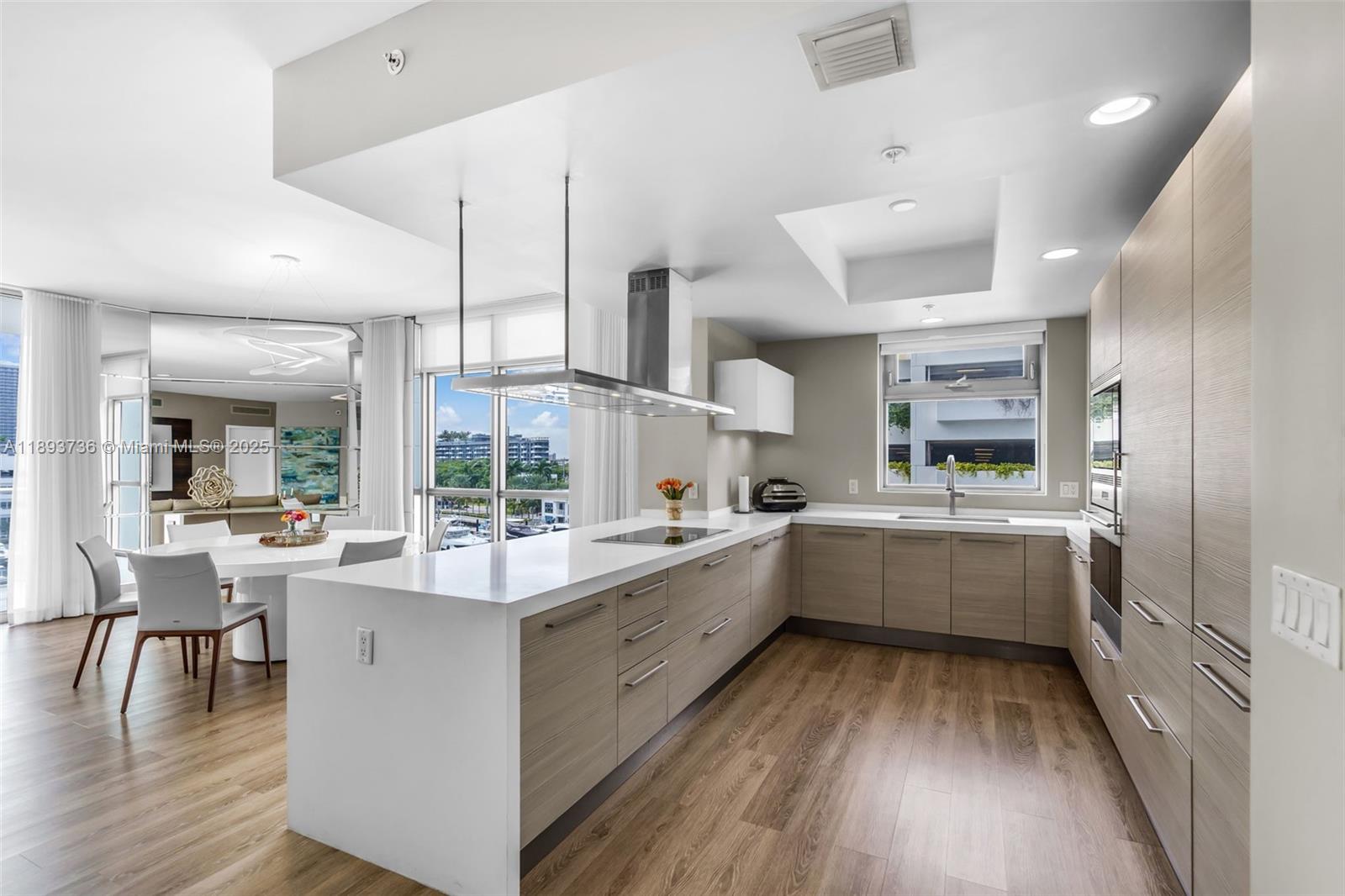 Photo of 17301 Biscayne Blvd #501, North Miami Beach, Florida, 33160 -