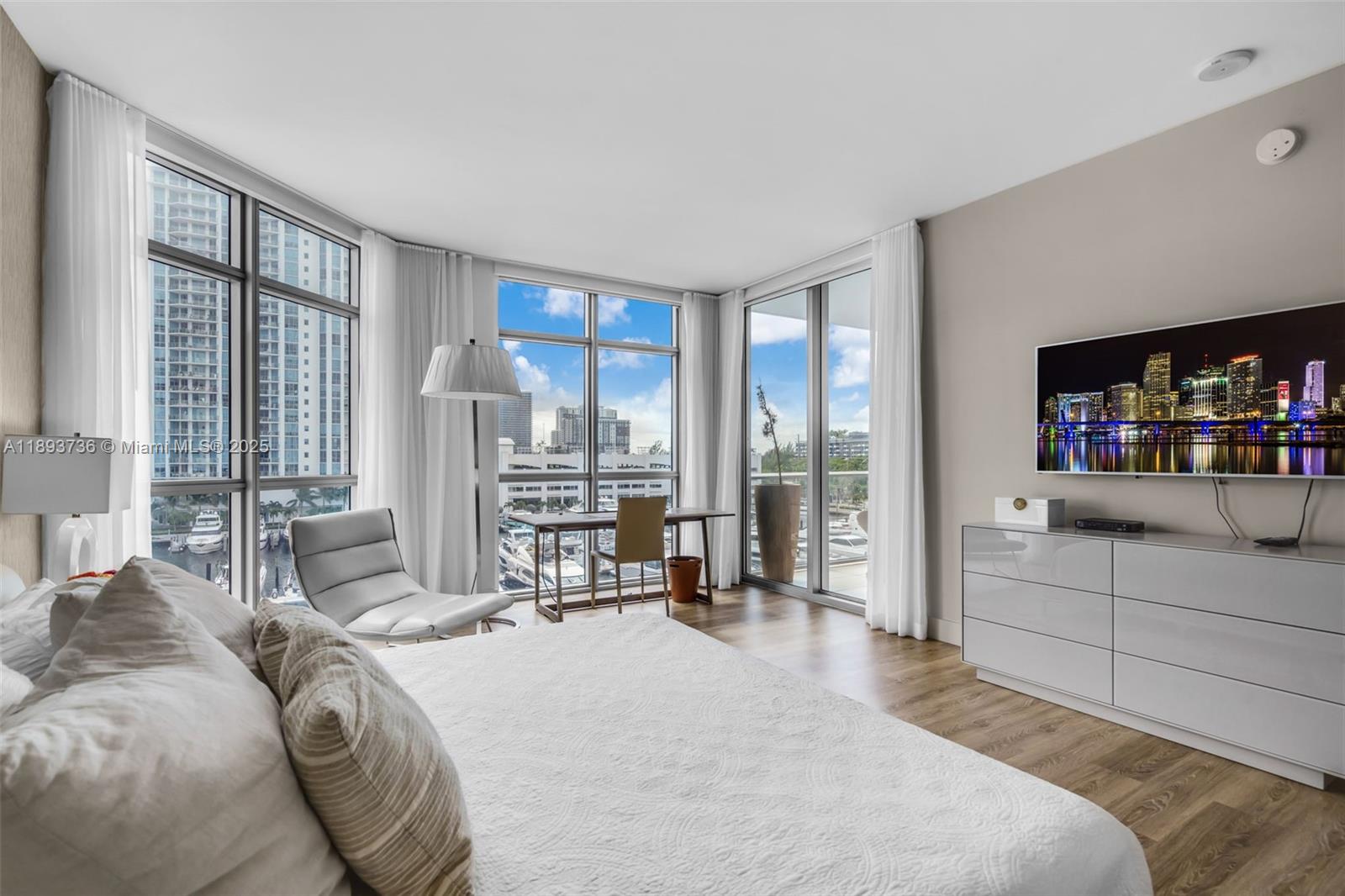 Photo of 17301 Biscayne Blvd #501, North Miami Beach, Florida, 33160 -