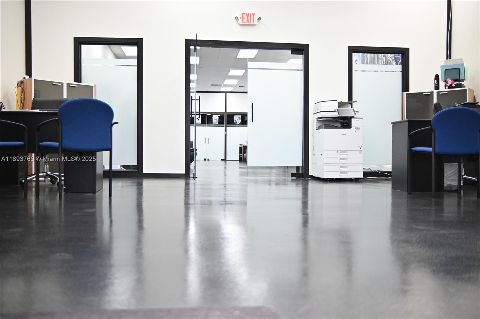   /   sq. ft. $ 2025-10-09 0 Photo
