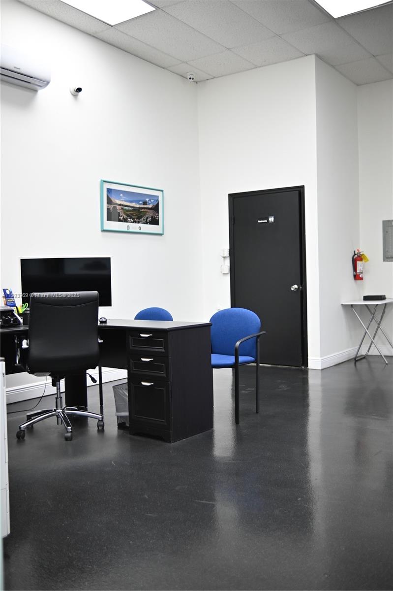   /   sq. ft. $ 2025-10-09 0 Photo
