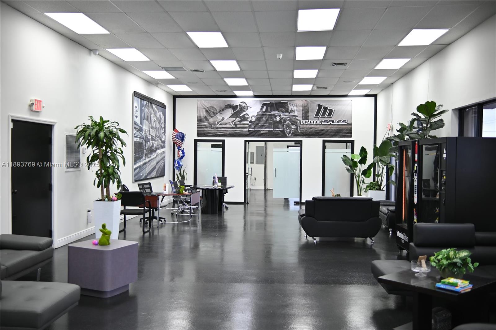   /   sq. ft. $ 2025-10-09 0 Photo