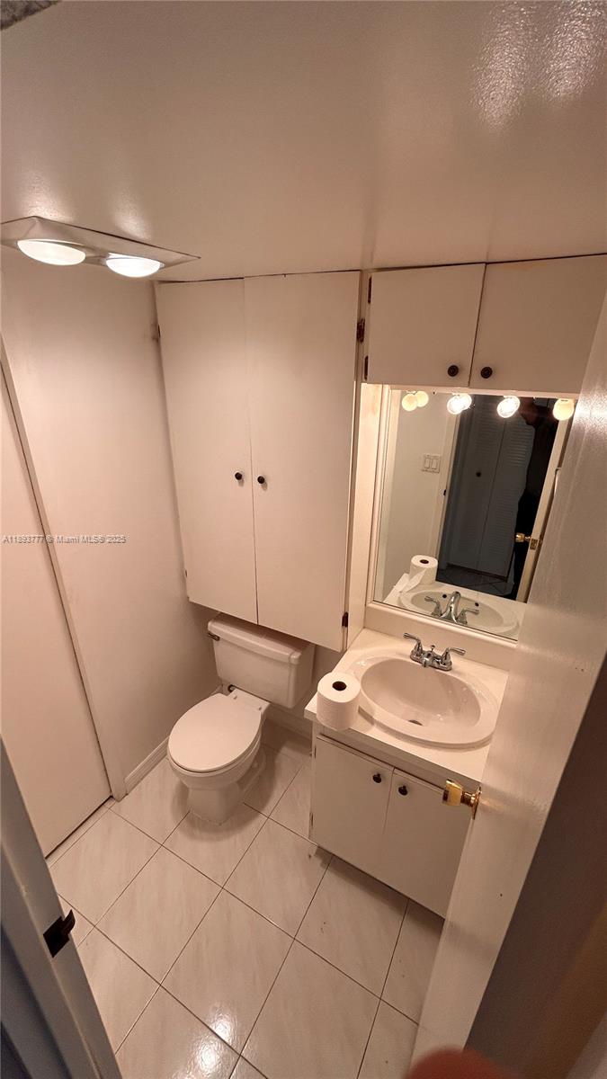 Ver detalles 1030 1 / 2 991 sq. ft. $ 2025-10-09 0 foto