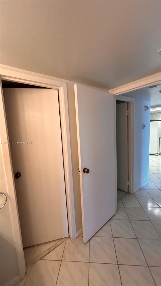 Ver detalles 1030 1 / 2 991 sq. ft. $ 2025-10-09 0 foto