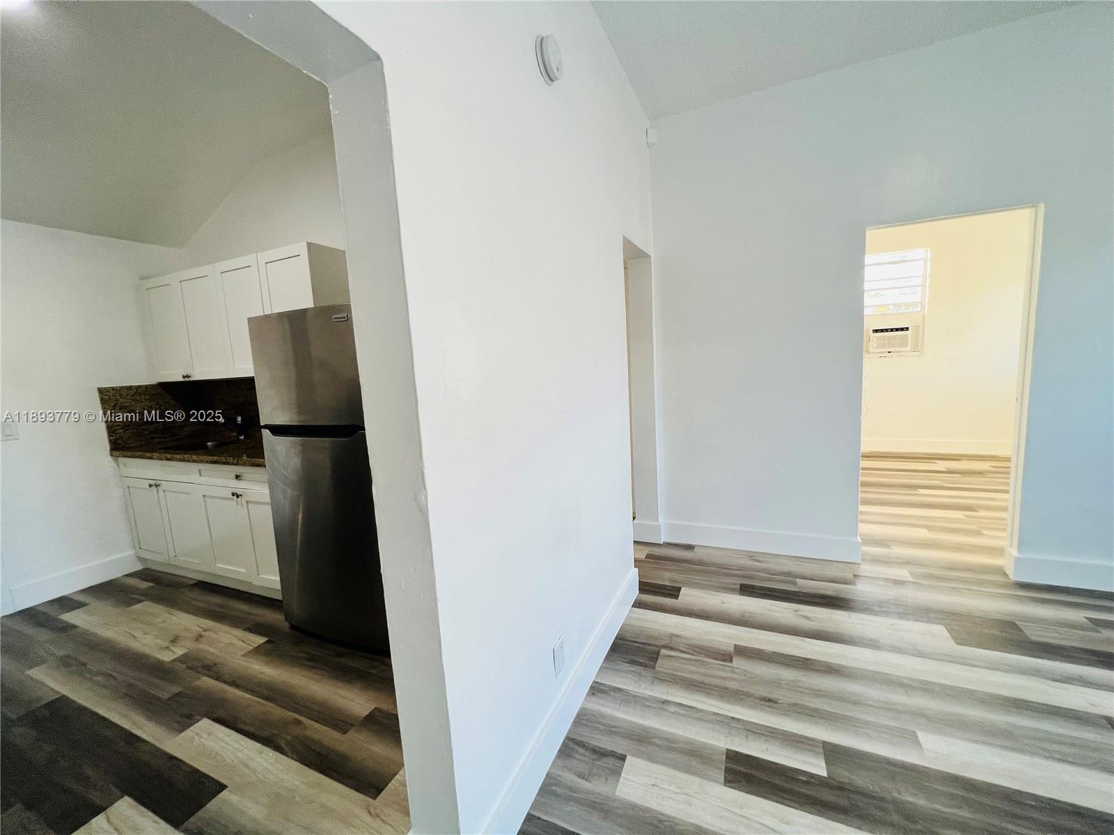   /  1274 sq. ft. $ 2025-10-09 0 foto