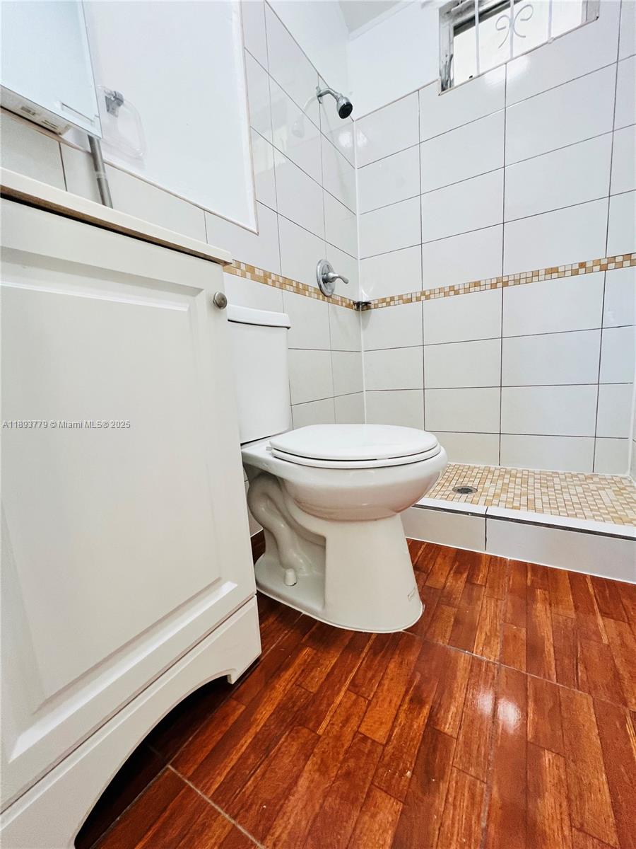   /  1274 sq. ft. $ 2025-10-09 0 foto