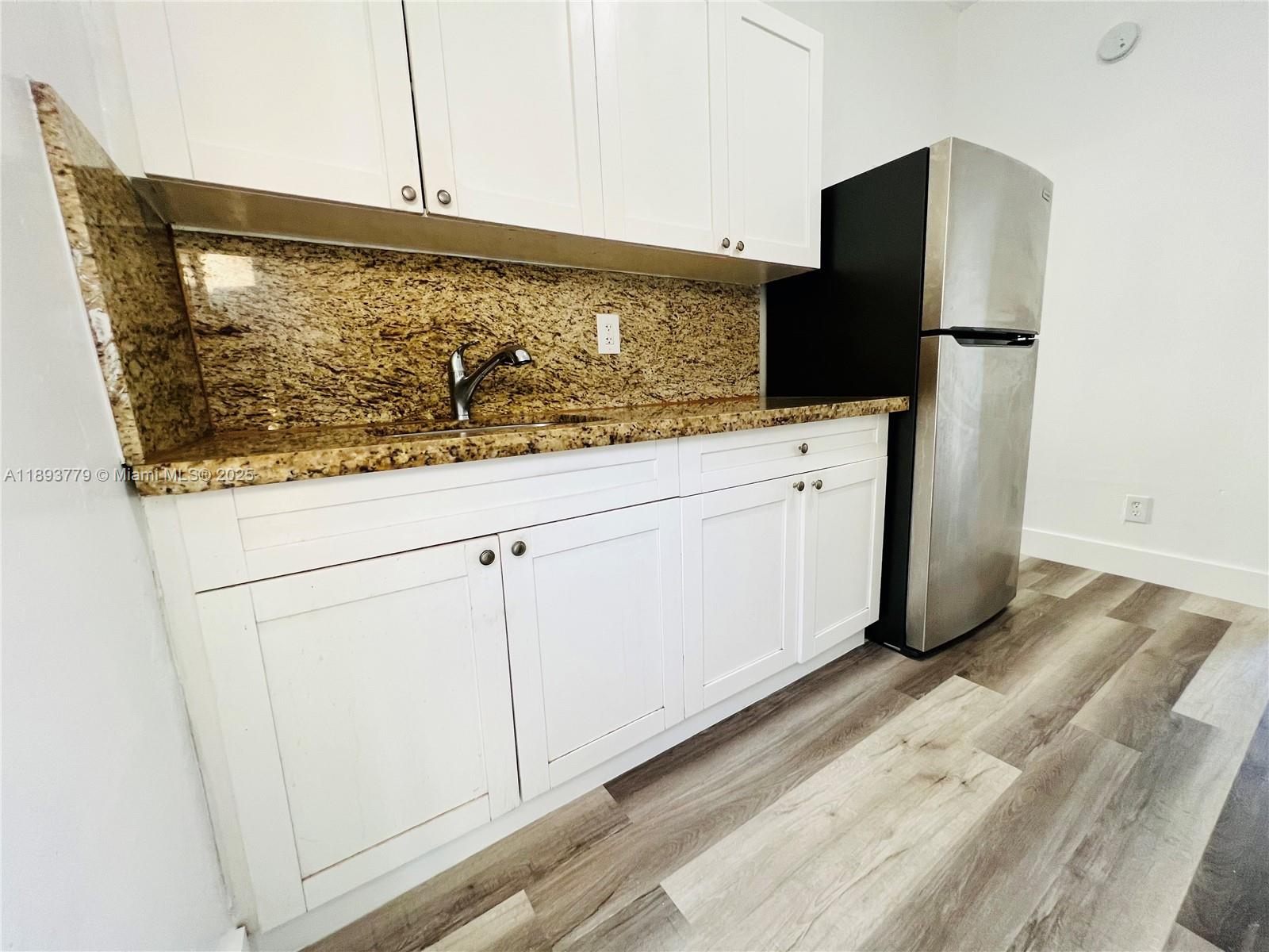   /  1274 sq. ft. $ 2025-10-09 0 foto