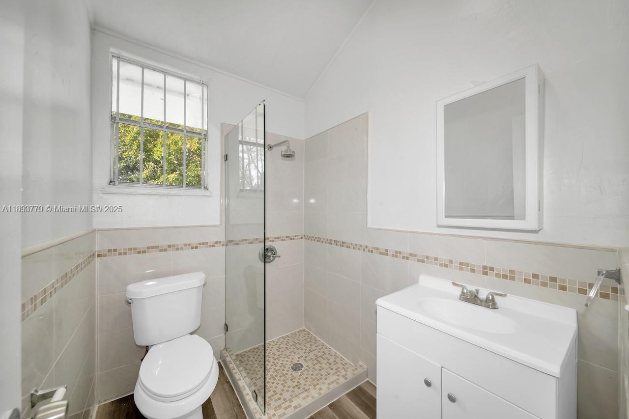   /  1274 sq. ft. $ 2025-10-09 0 foto