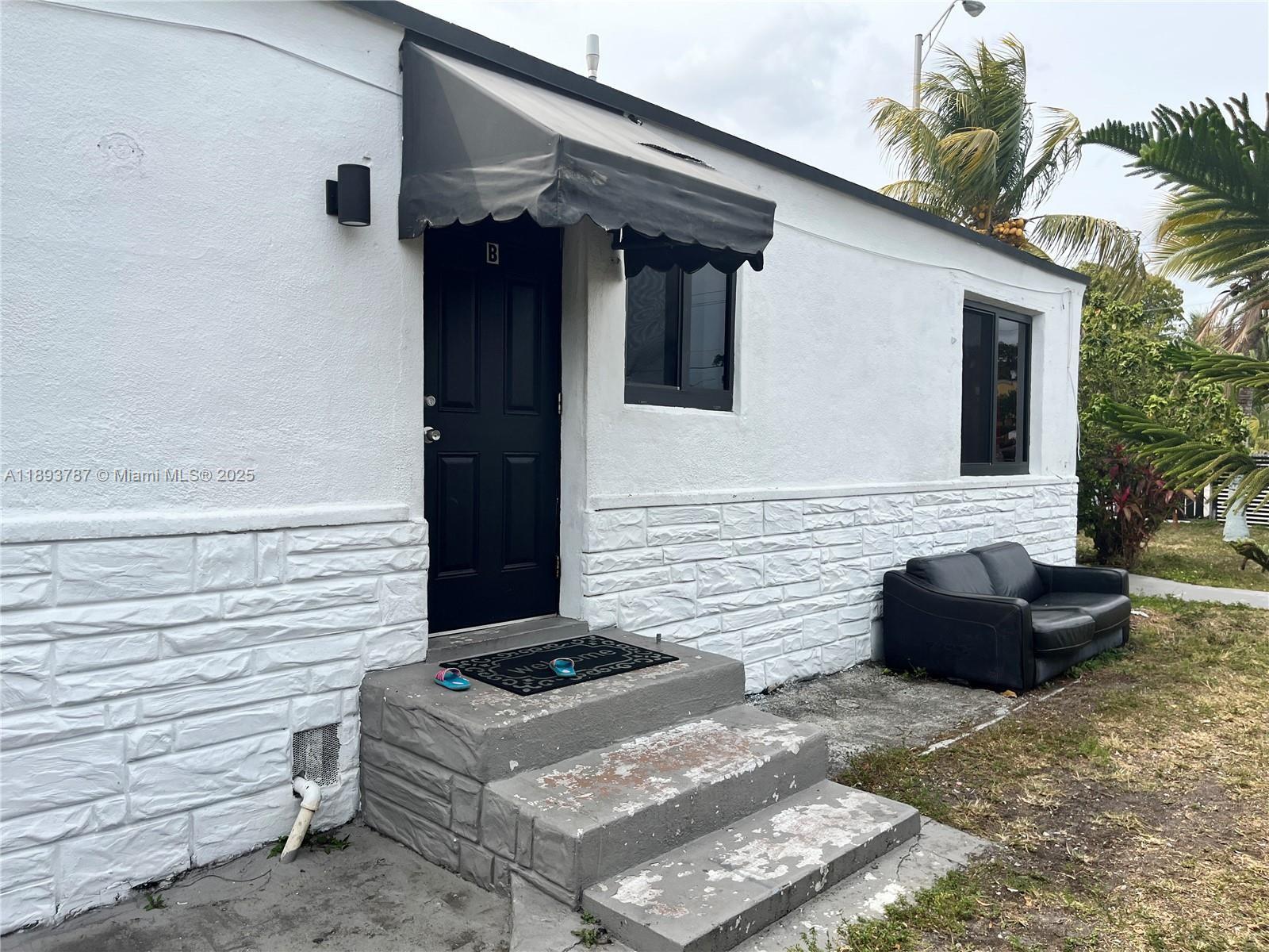   /  2005 sq. ft. $ 2025-10-09 0 foto