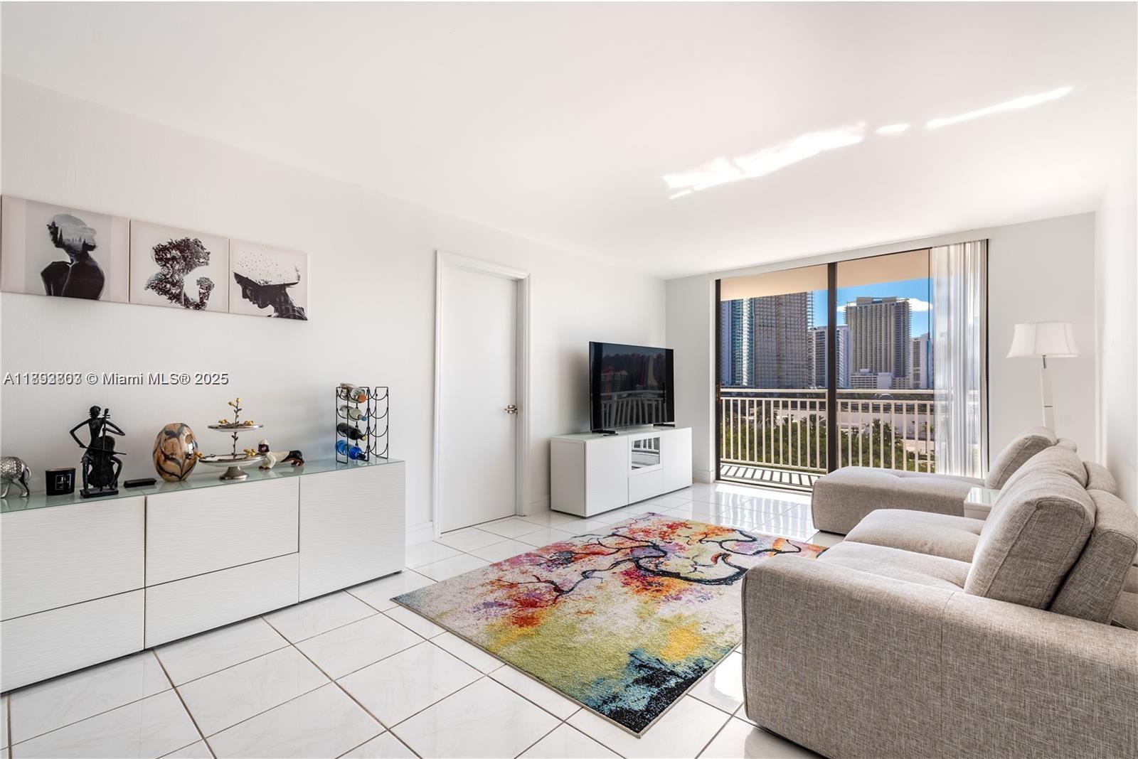 807 2 / 2 1232 sq. ft. $ 2025-10-10 0 Photo