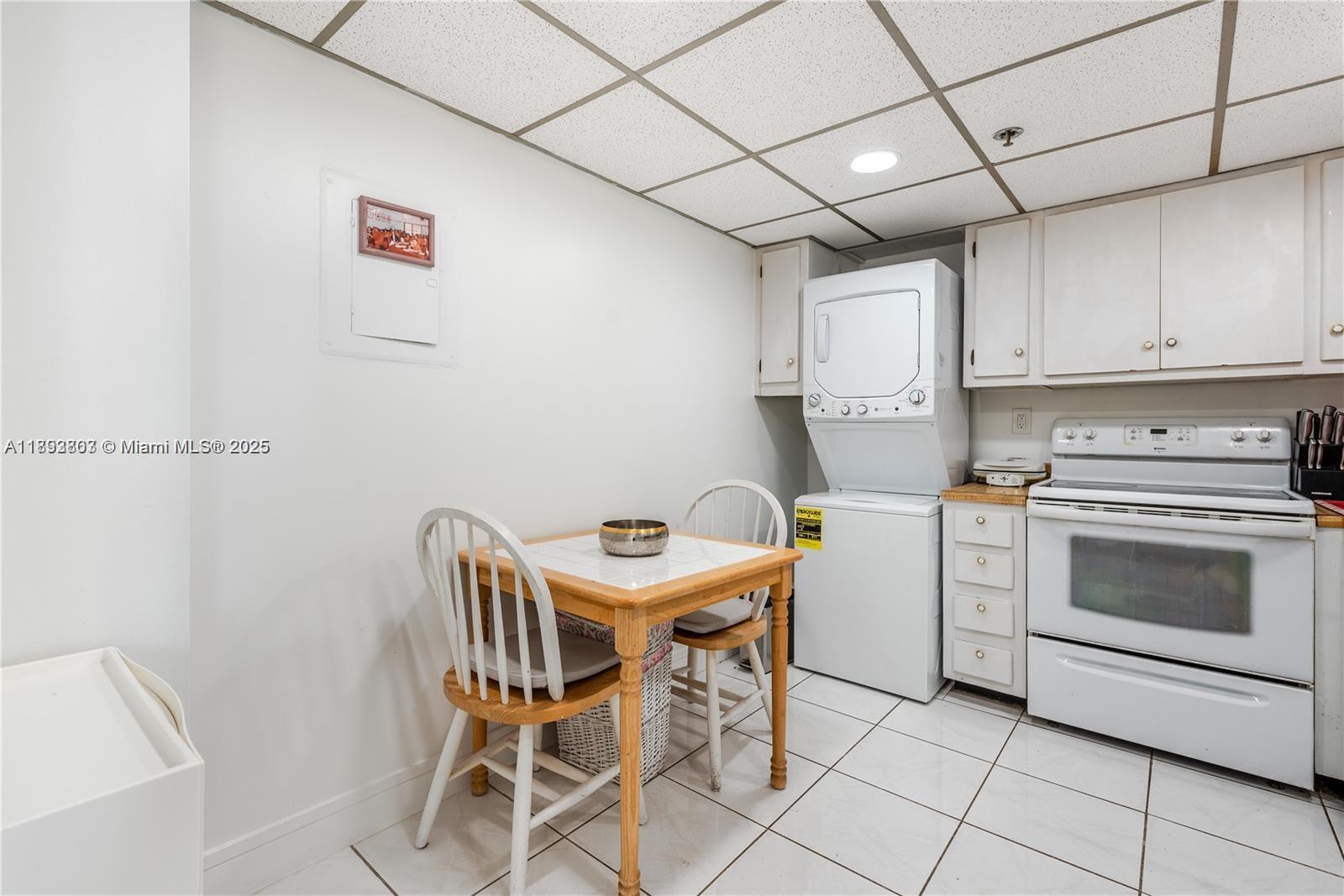 807 2 / 2 1232 sq. ft. $ 2025-10-10 0 Photo