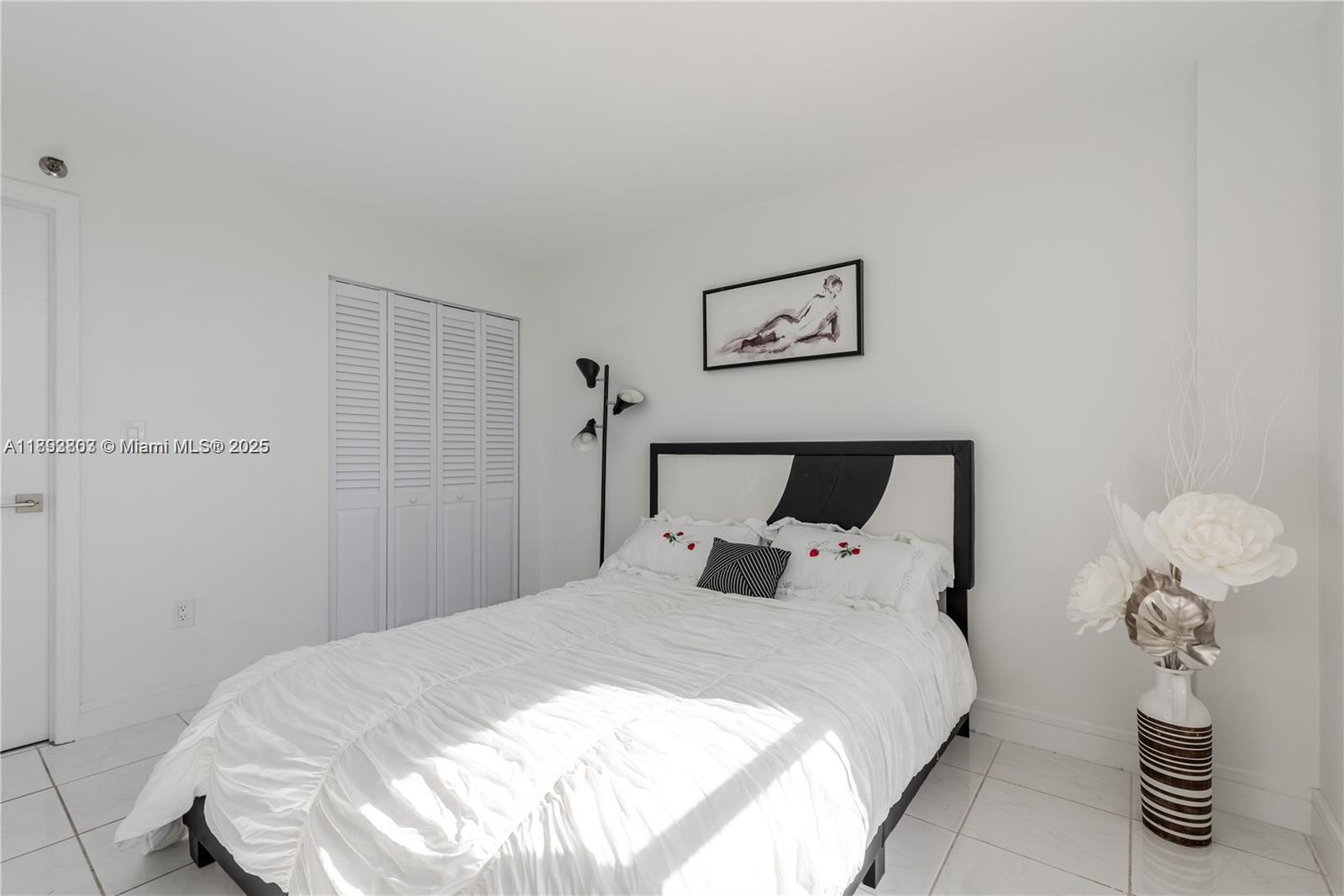 807 2 / 2 1232 sq. ft. $ 2025-10-10 0 Photo