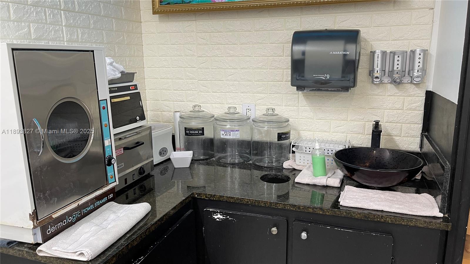   /   sq. ft. $ 2026-03-11 0 foto