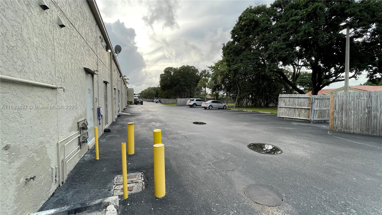   /   sq. ft. $ 2026-03-11 0 foto