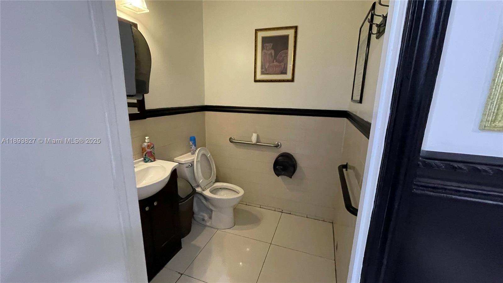   /   sq. ft. $ 2026-03-11 0 foto