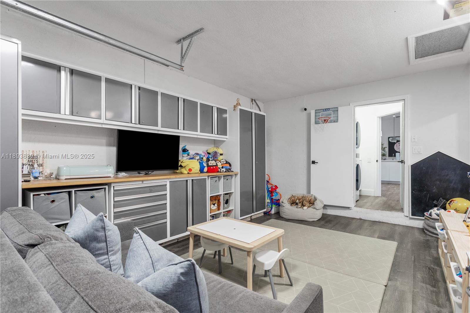 Photo of 1396 Harbor Vw W  (1396), Hollywood, Florida, 33019 - 