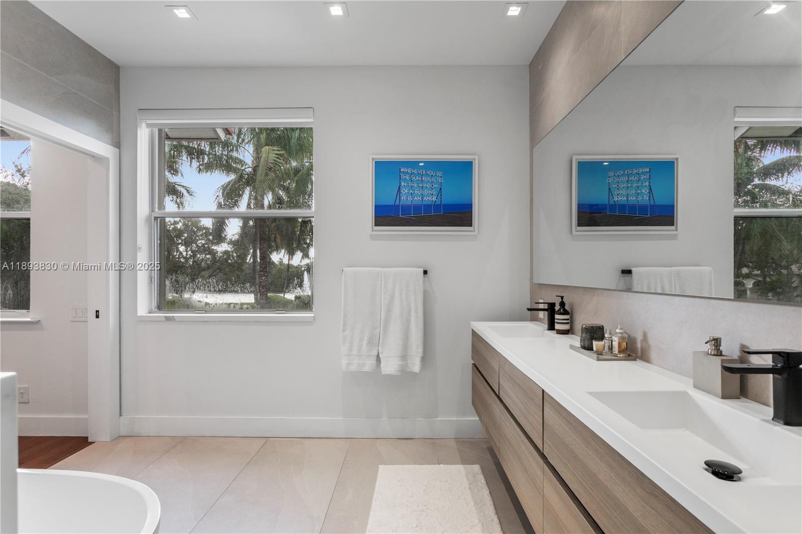 Photo of 1396 Harbor Vw W  (1396), Hollywood, Florida, 33019 - 