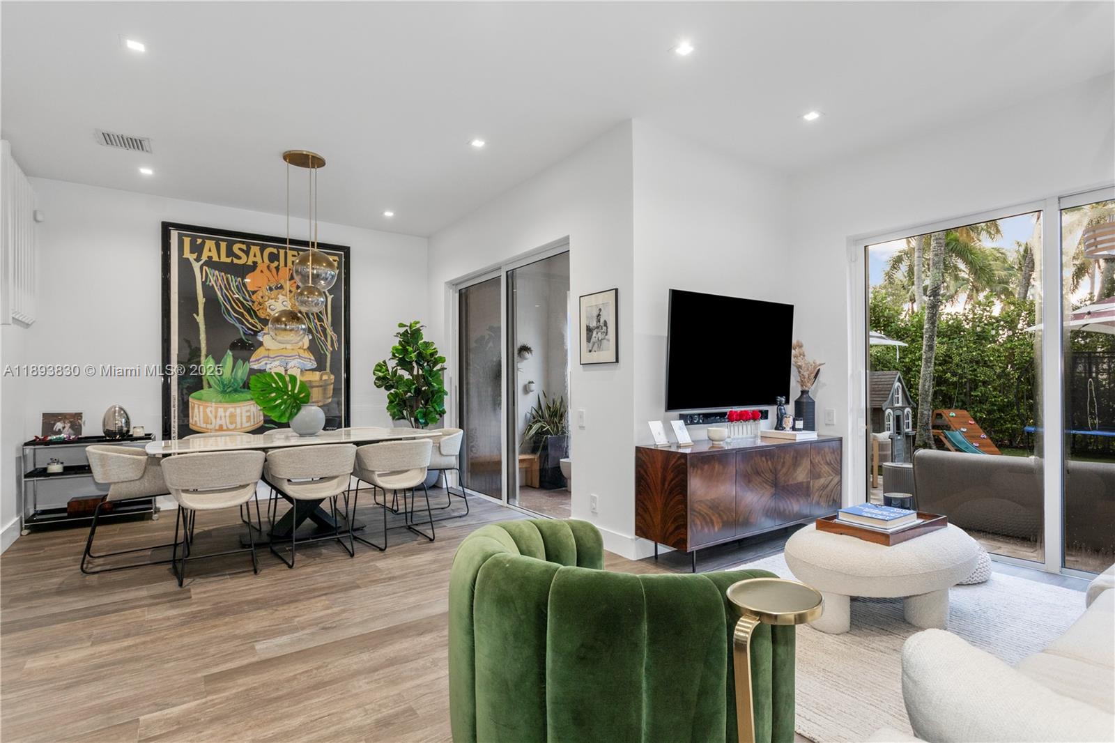 Photo of 1396 Harbor Vw W (1396), Hollywood, Florida, 33019 -