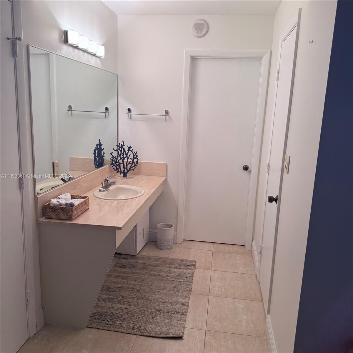 Photo of 1201 Ocean Dr  #1609S, Hollywood, Florida, 33019 - 