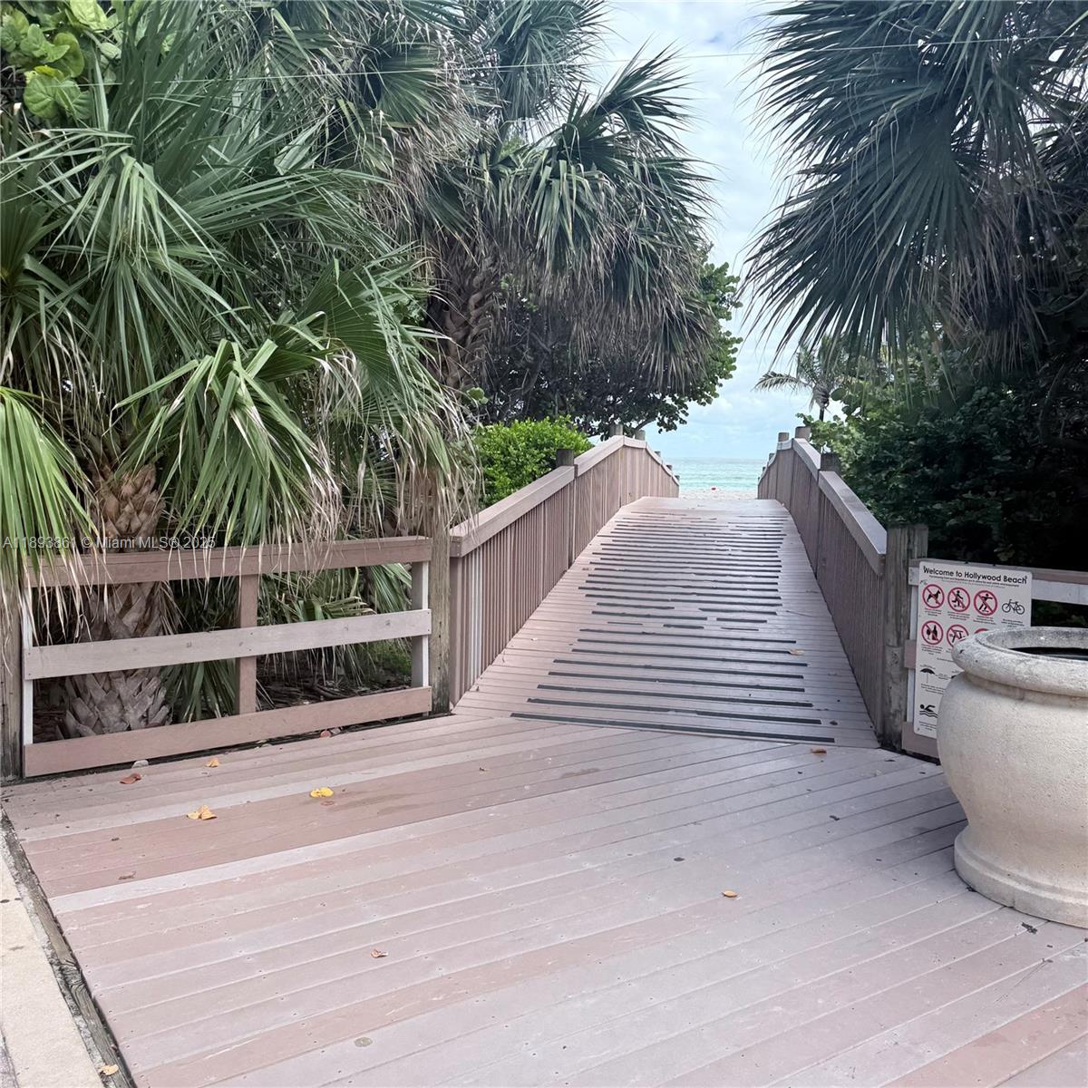 Photo of 1201 Ocean Dr  #1609S, Hollywood, Florida, 33019 - 