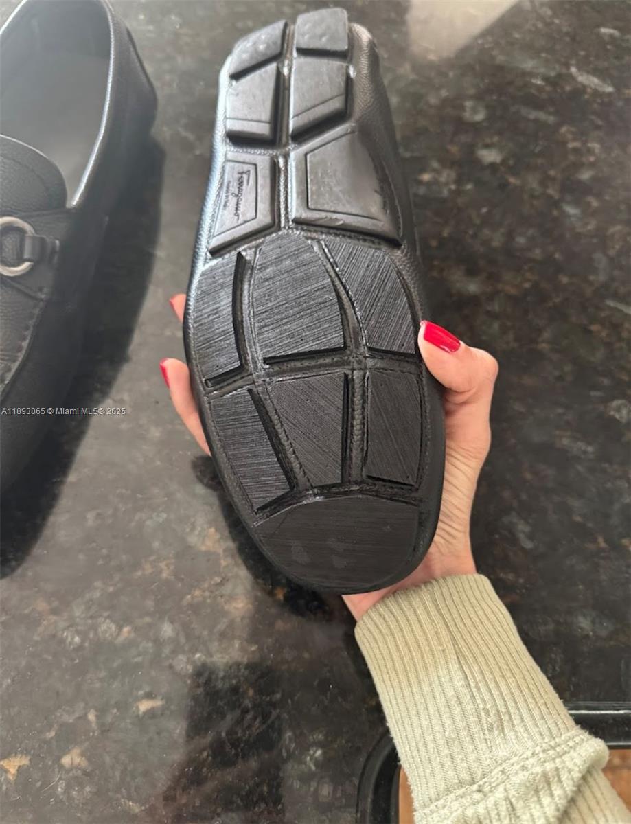 Подробнее / кв.футов $ 2025-10-10 0 Фото