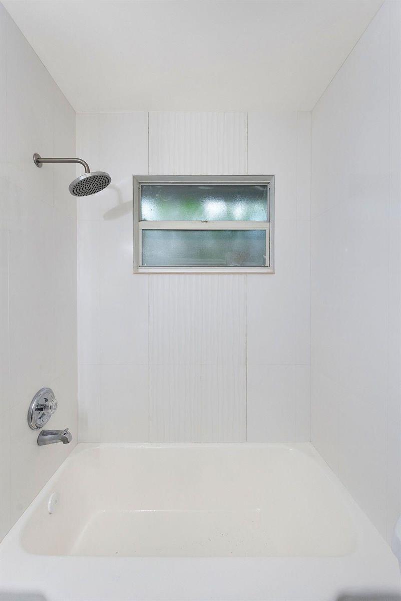   / 4 1528 sq. ft. $ 2026-03-16 0 foto