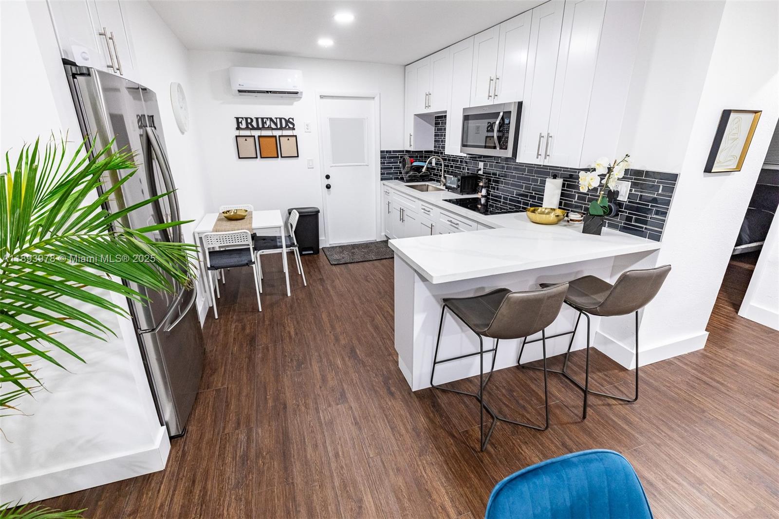   /  1624 sq. ft. $ 2025-10-10 0 foto