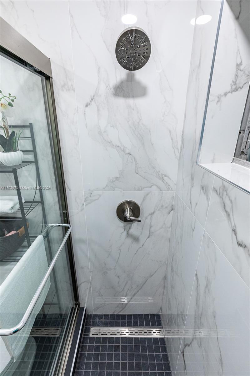   /  1624 sq. ft. $ 2025-10-10 0 foto