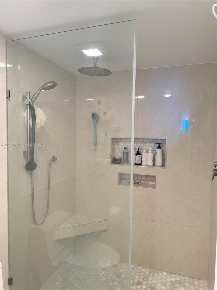 Photo of 2101 Ocean Dr  #2802, Hollywood, Florida, 33019 - Frameless glass shower