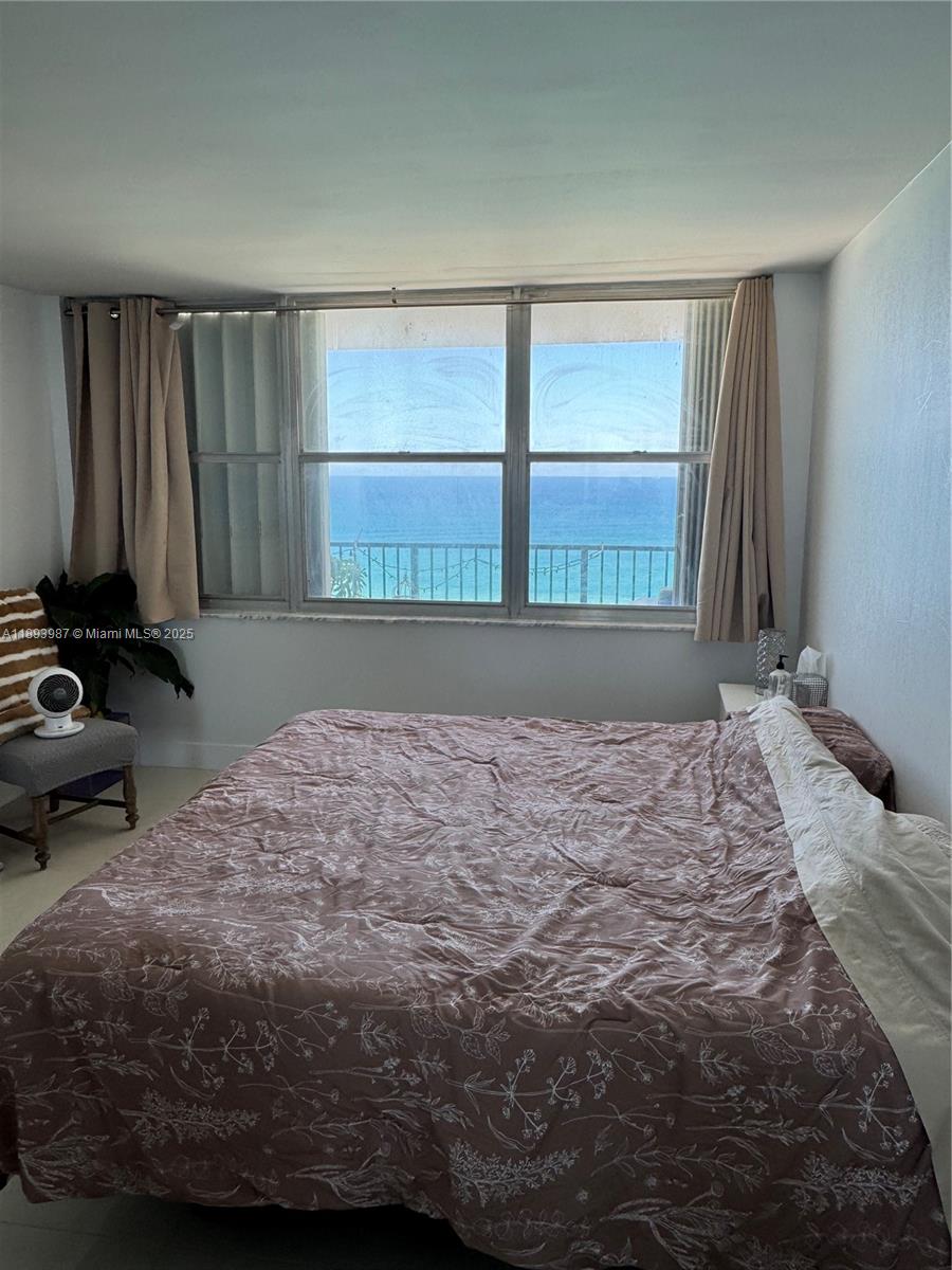 Photo of 2101 Ocean Dr  #2802, Hollywood, Florida, 33019 - Large master faces ocean