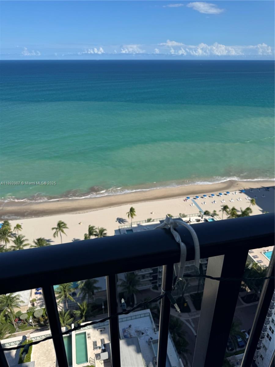 Photo of 2101 Ocean Dr  #2802, Hollywood, Florida, 33019 - 25 foot long balcony