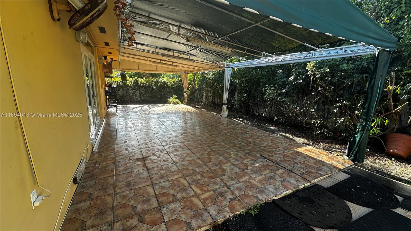 See details 6391 3 / 2 1844 sq. ft. $ 2025-10-10 0 Photo