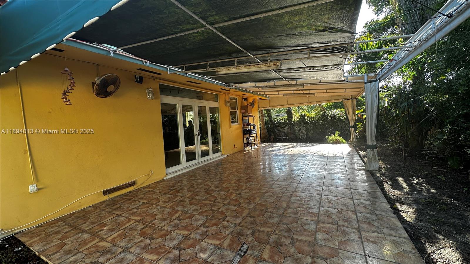 See details 6391 3 / 2 1844 sq. ft. $ 2025-10-10 0 Photo