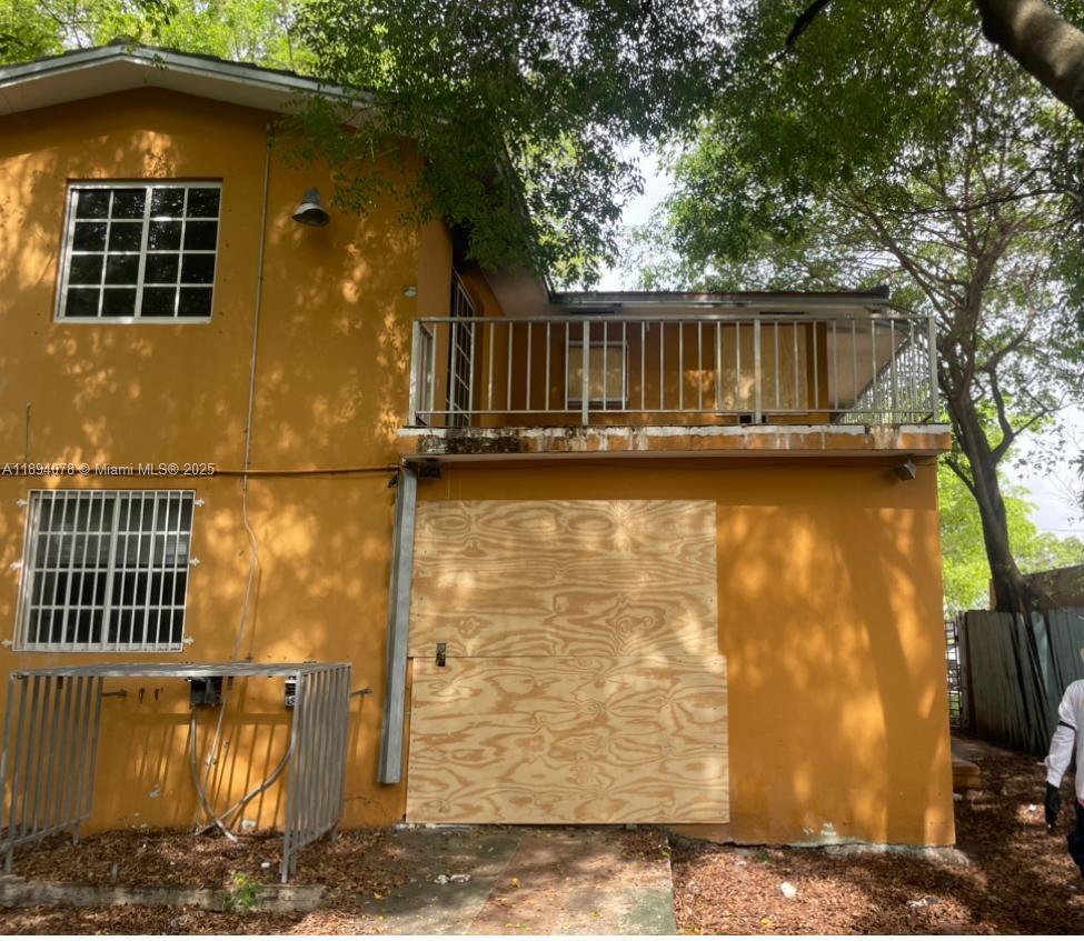 See details / 3356 sq. ft. $ 2025-10-10 0 Photo