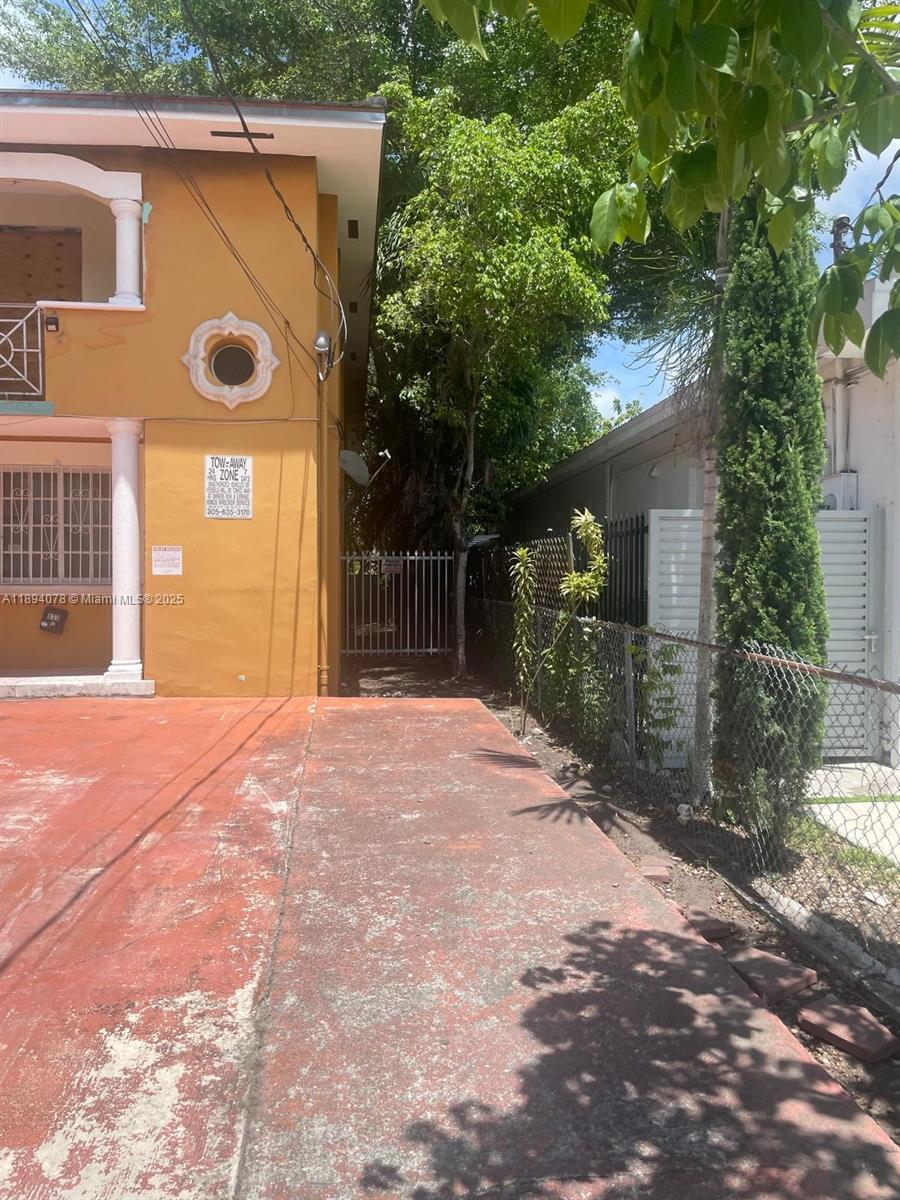 See details / 3356 sq. ft. $ 2025-10-10 0 Photo