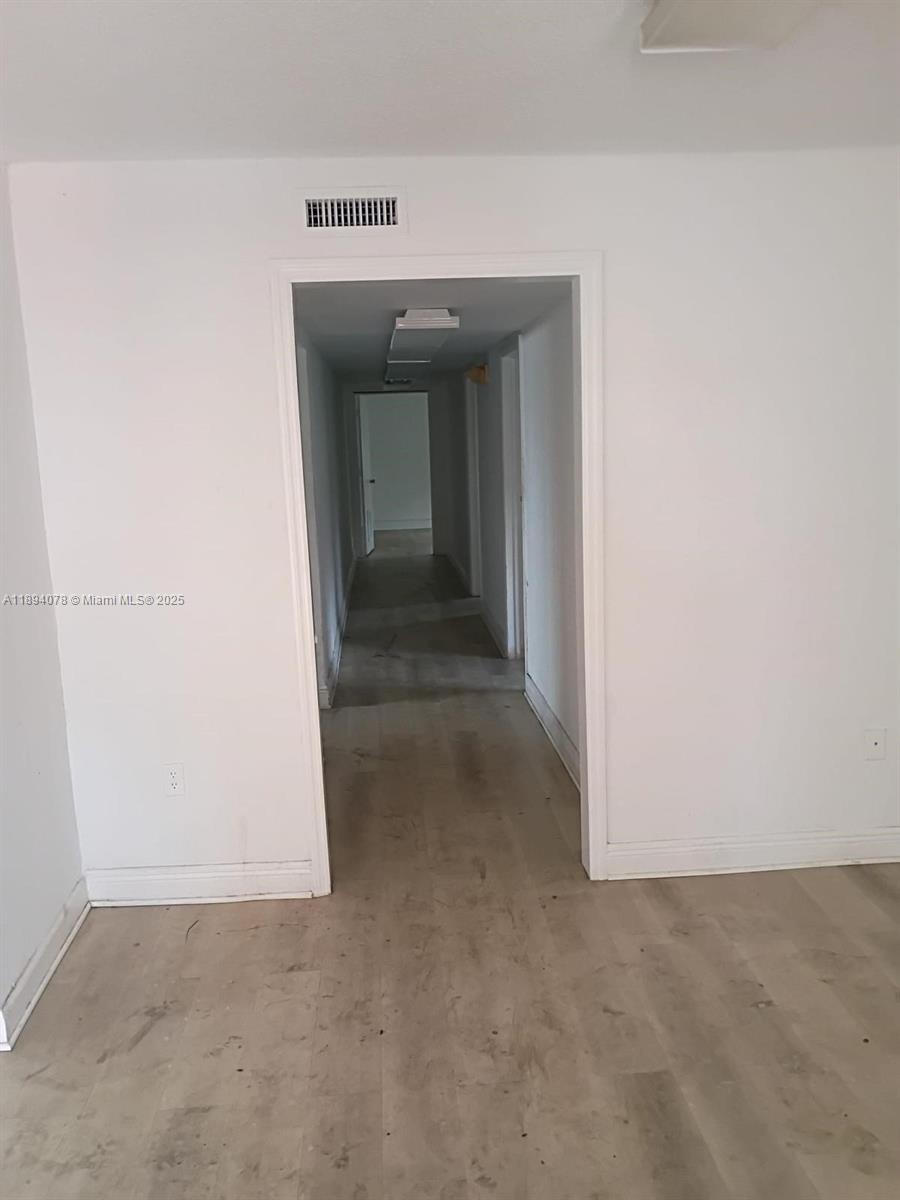 See details / 3356 sq. ft. $ 2025-10-10 0 Photo
