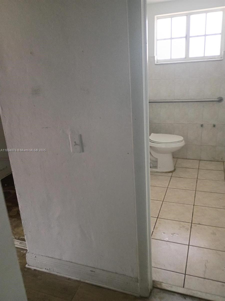 See details / 3356 sq. ft. $ 2025-10-10 0 Photo