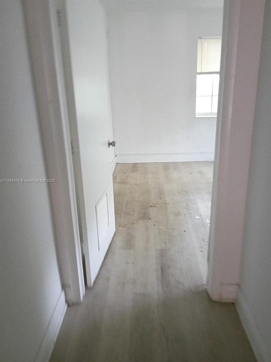 See details / 3356 sq. ft. $ 2025-10-10 0 Photo