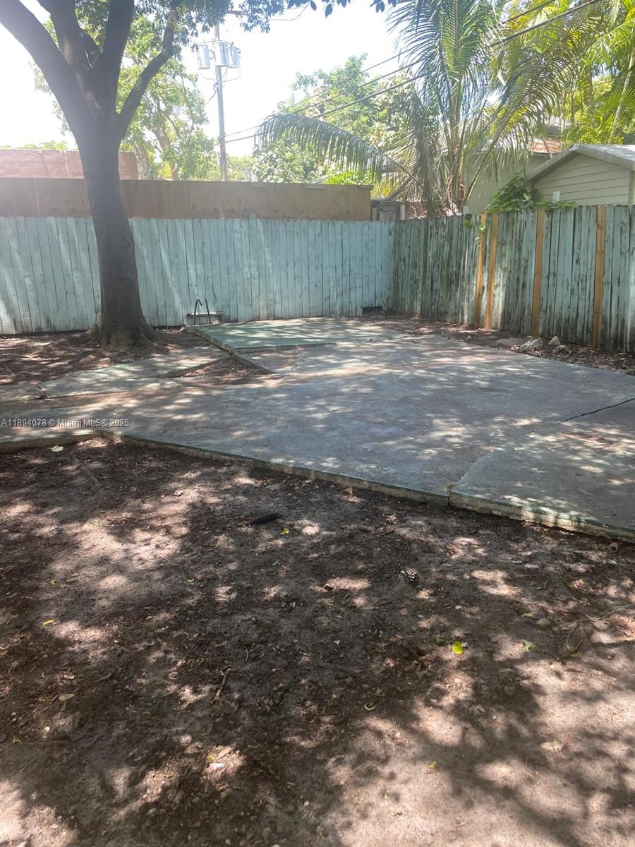 See details / 3356 sq. ft. $ 2025-10-10 0 Photo