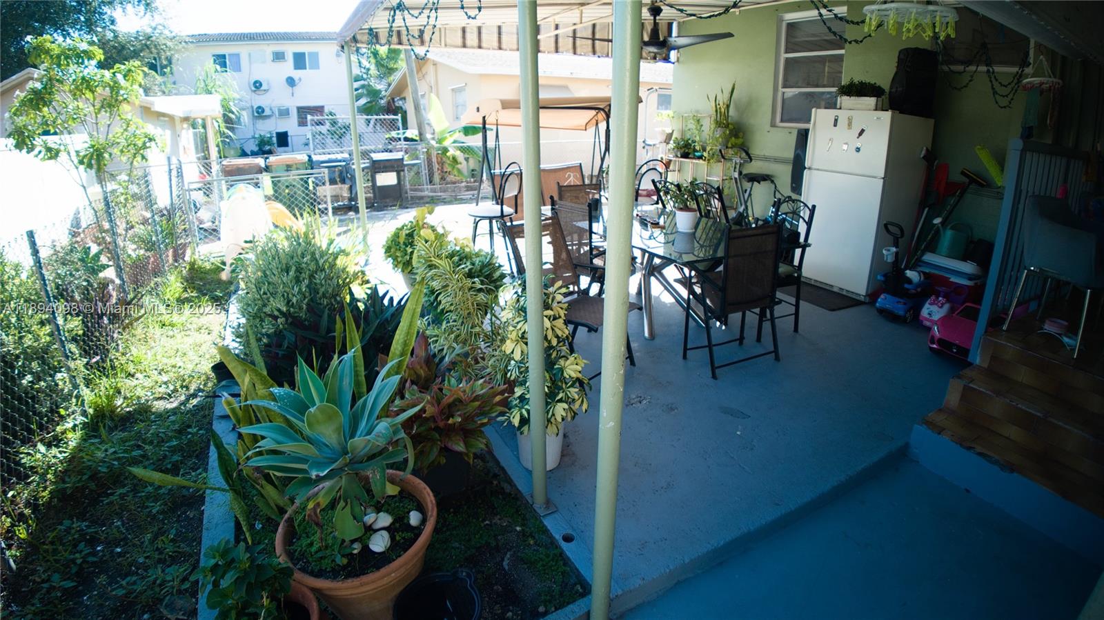 See details / 1627 sq. ft. $ 2025-10-10 0 Photo