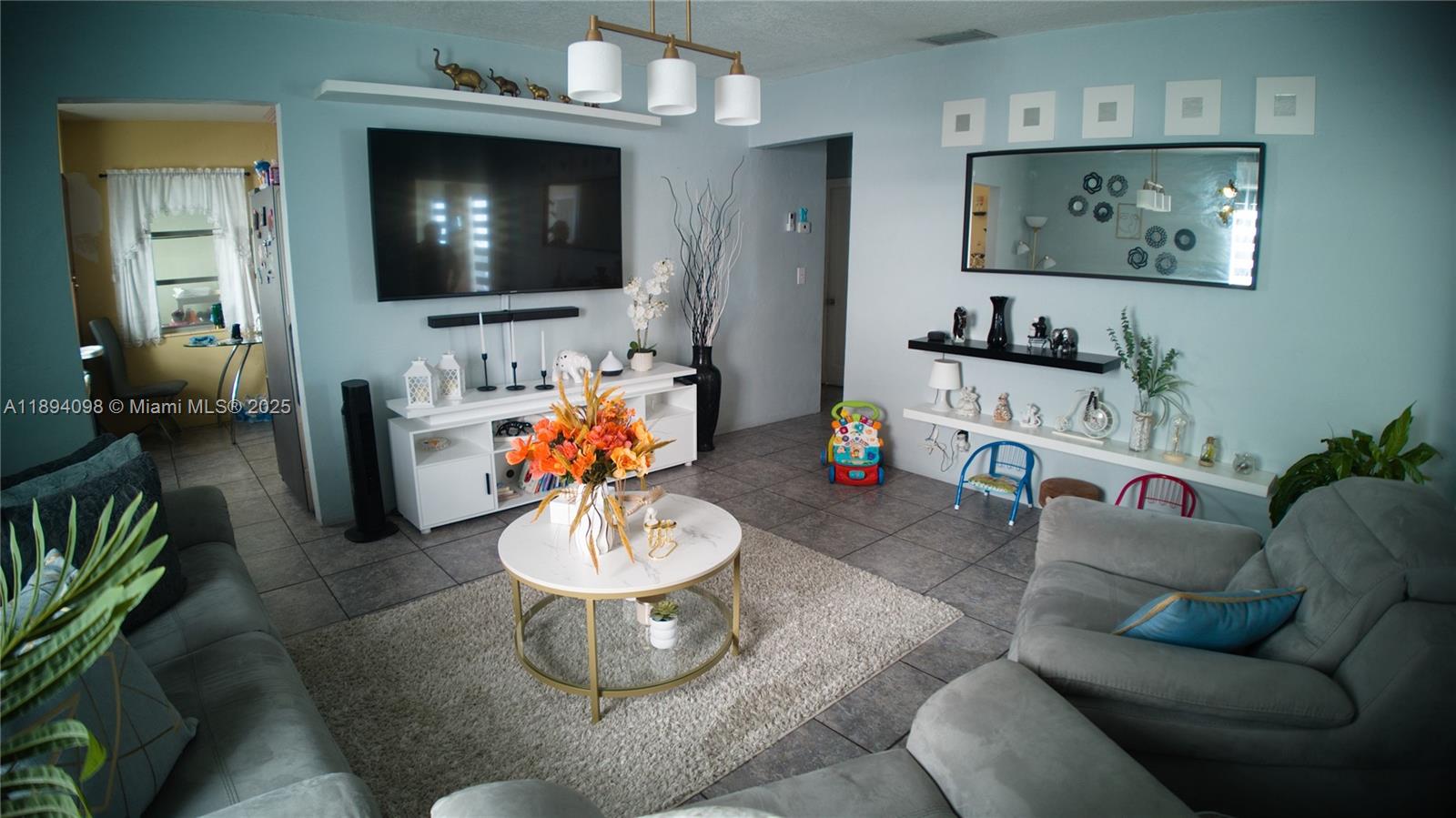 See details / 1627 sq. ft. $ 2025-10-10 0 Photo