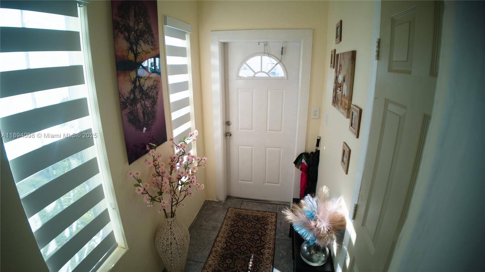 See details / 1627 sq. ft. $ 2025-10-10 0 Photo