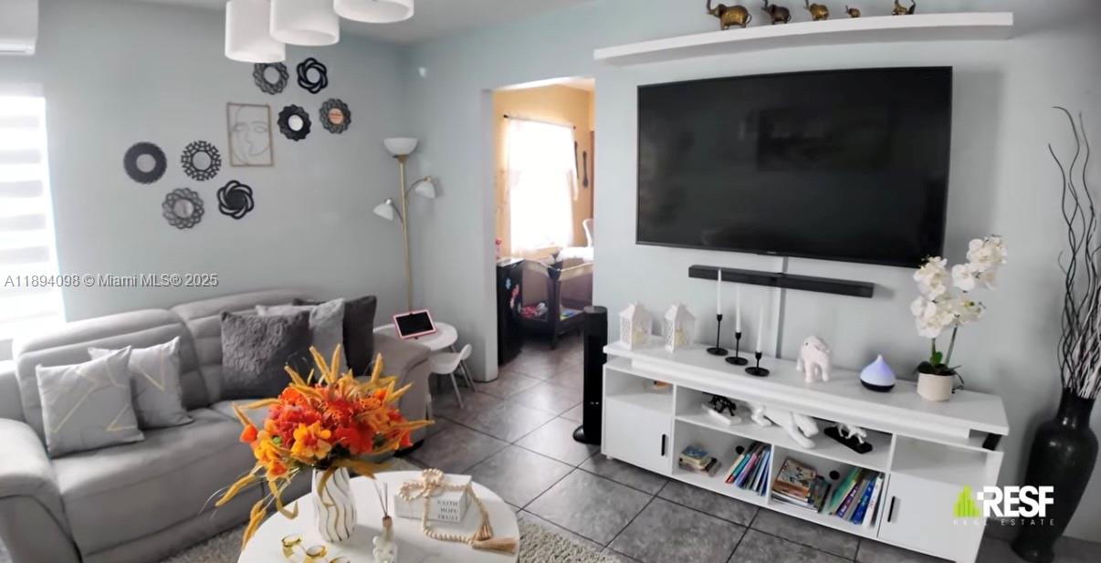 See details / 1627 sq. ft. $ 2025-10-10 0 Photo