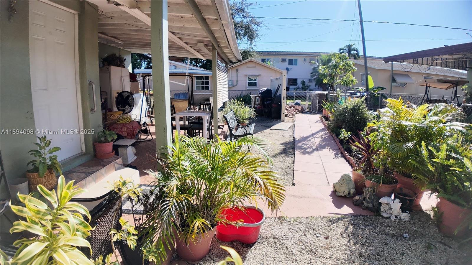 See details / 1627 sq. ft. $ 2025-10-10 0 Photo