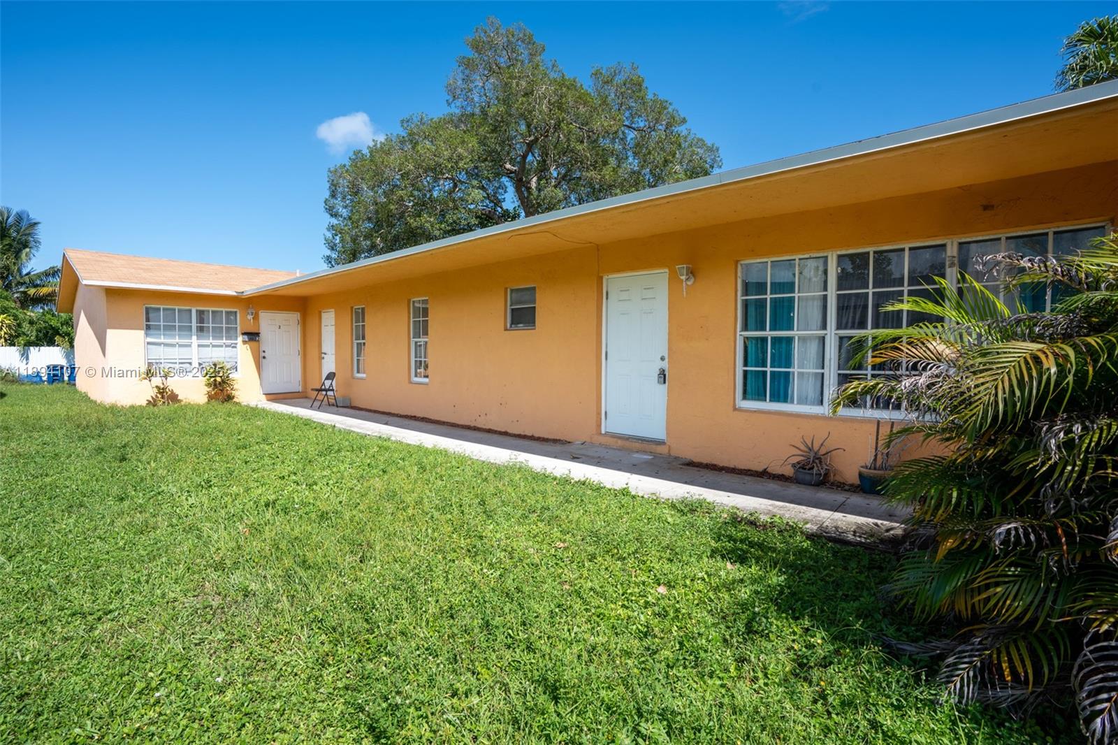 See details   /  2654 sq. ft. $ 2025-10-10 0 Photo