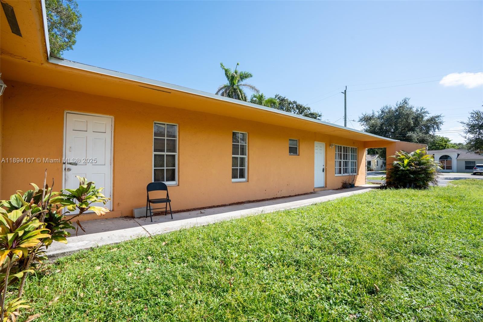 See details   /  2654 sq. ft. $ 2025-10-10 0 Photo