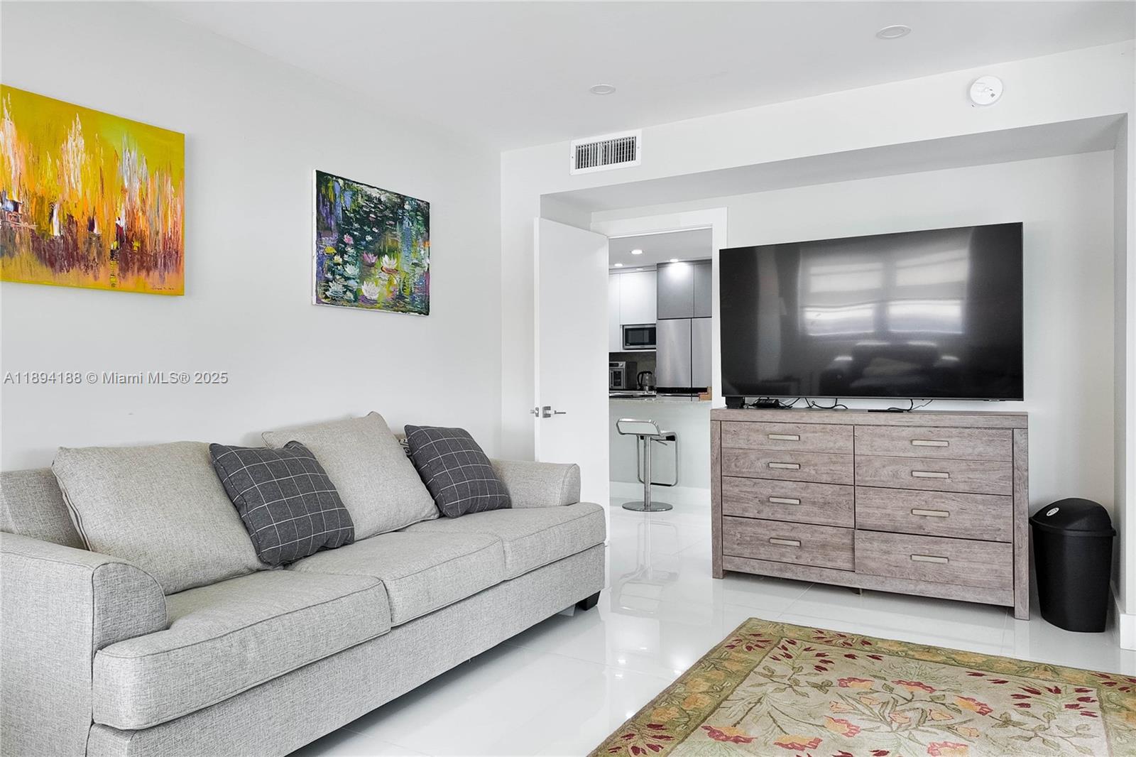 2Q 3 / 3 1740 sq. ft. $ 2025-10-10 0 Photo